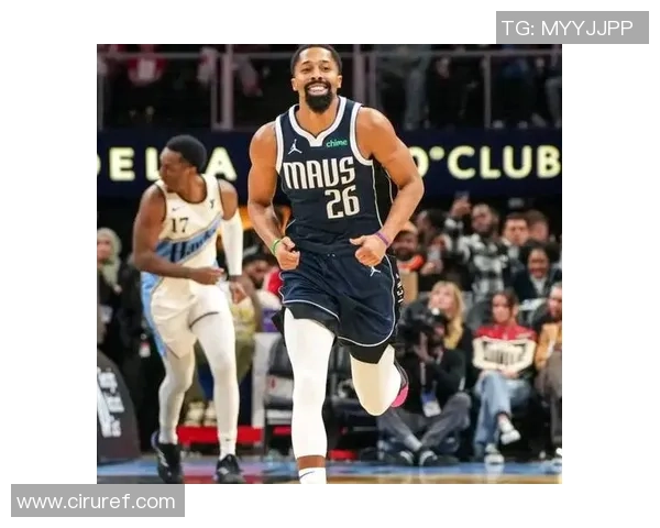 黄蜂宣布裁掉11年老将后卫丁威迪将以此为核心调整阵容